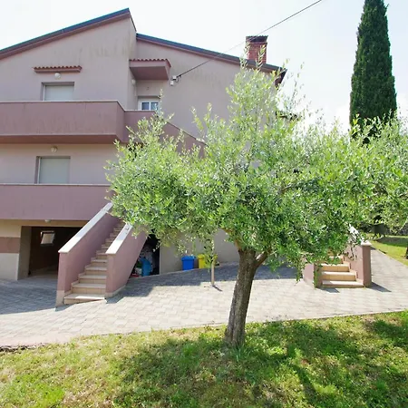 Nikolina Appartement *