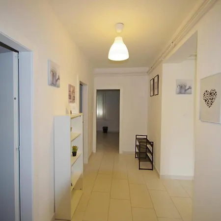Nikolina Appartement *